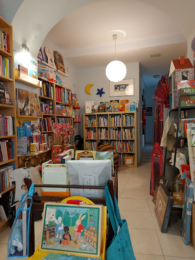 Clandestine Library - Thumbnail