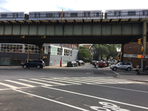 Roosevelt Av/56 St - Thumbnail