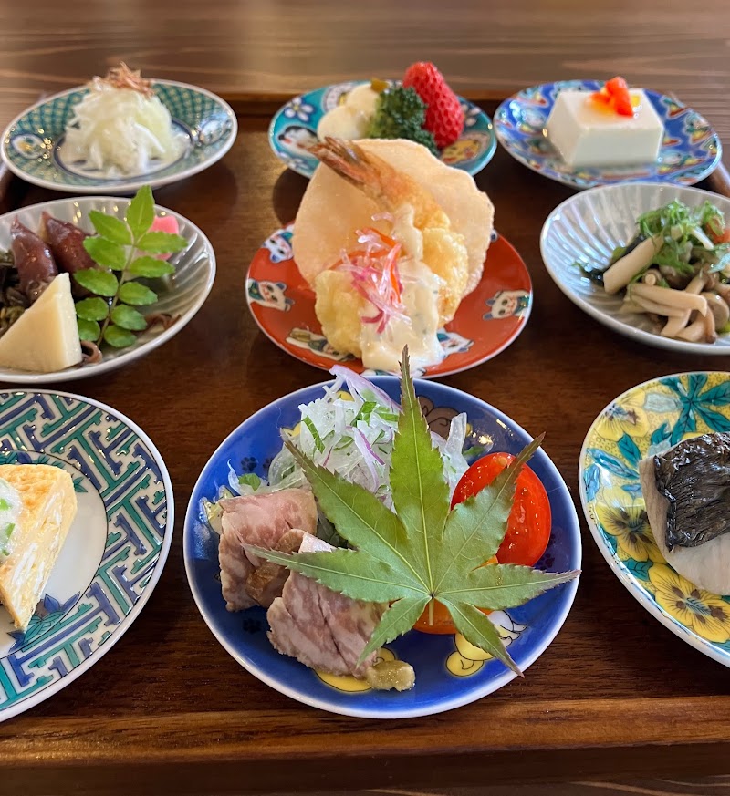 絵本とカフェ あーとゆーや