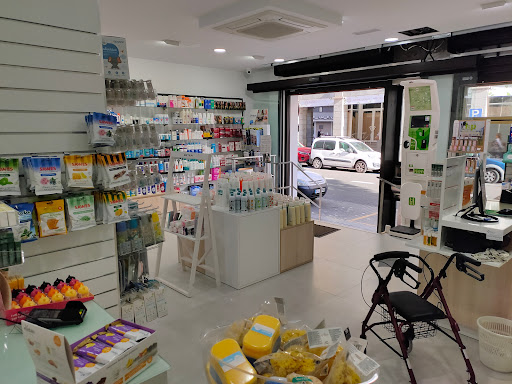 Farmacia Juan Rejón 9.Lcdo Alvaro J. López Plasencia Gallery - Spain