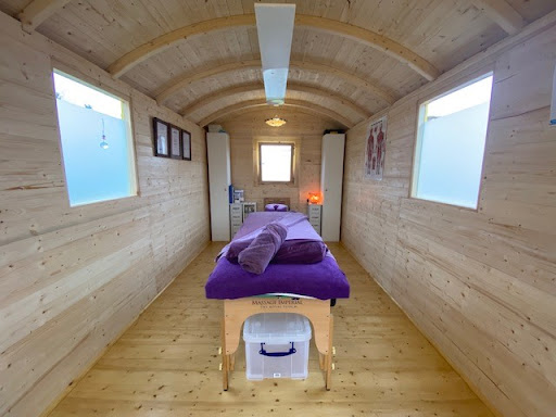 Emma Cliffe, Holistic & Oncology Massage Therapist