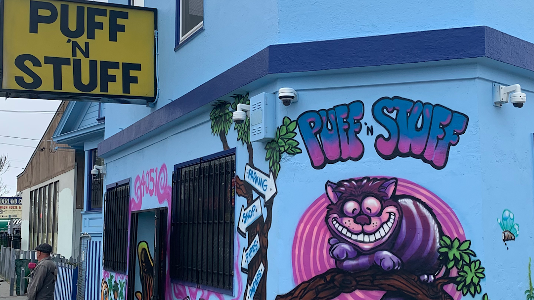 Puff n Stuff Head Shop - Smoke Shop in Oakland