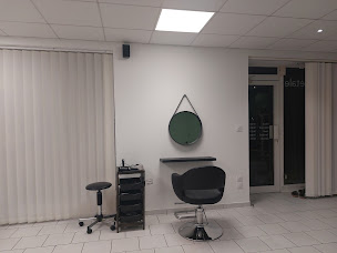 Photo n°10 de L'Hair du Temps à Pont-de-l'Isère (Salon de coiffure)