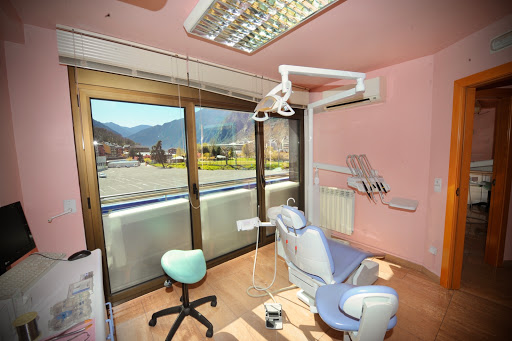 CLÍNICA DENTAL I ORTODÒNCIA D´ANDORRA