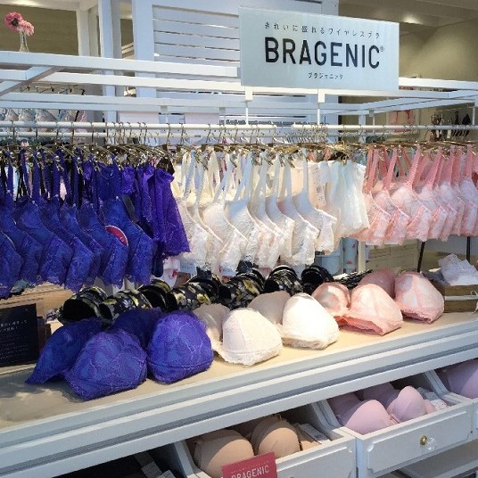 アンフィ名古屋ラシック店