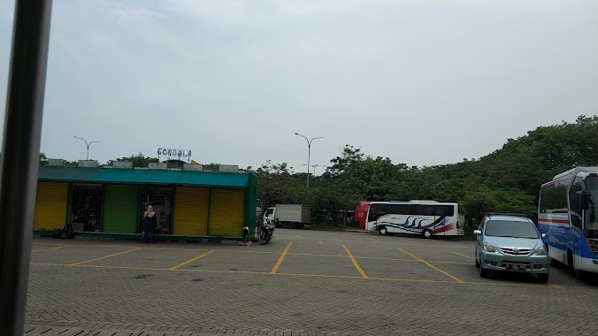 Parkir Bus Area, Author: Henry