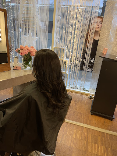 Noemie Arias Friseurmeisterin - Thumbnail