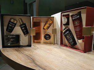 Photo n°7 de CANEELE COIFFURE à Longuenesse (Salon de manucure)