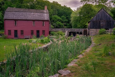 Gilbert Stuart Birthplace & Museum