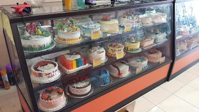 Photos of Gosyen Bakery - Almond Crispy Specialist