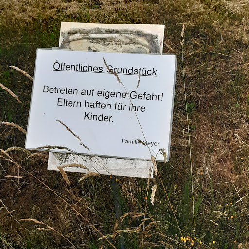 Öffentliches Privatgrundstück Fam. Meyer - Thumbnail