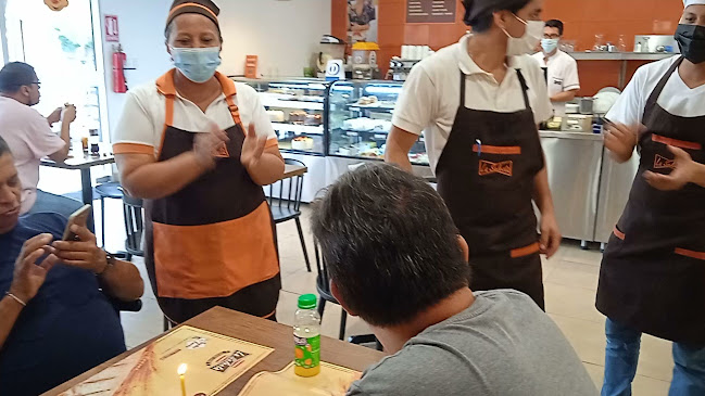 Opiniones de La Selecta (Av. Víctor Emilio Estrada) en Guayaquil - Panadería