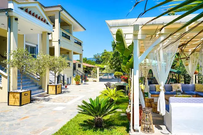 Elegia Apartments