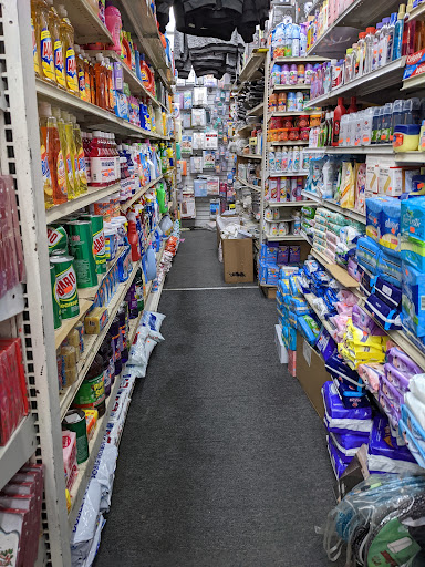 99¢ Food & Clothing (99¢ & Up)
