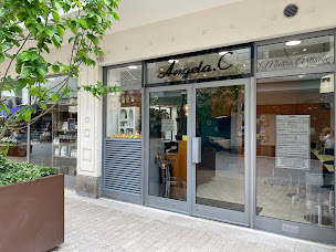 Photo n°22 de ANGELA.C à Montrouge (Magasin de produits de beauté)