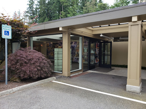 Husky Hall - Visual