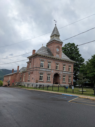 Warren County NY Old Courthouse historical marker