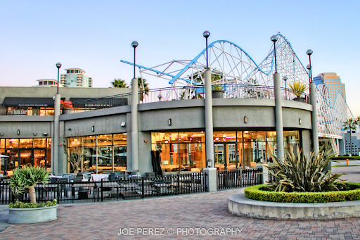 RH Outlet Long Beach Logo