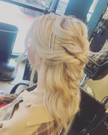 Dapper and Divine Beauty Parlour - Thumbnail