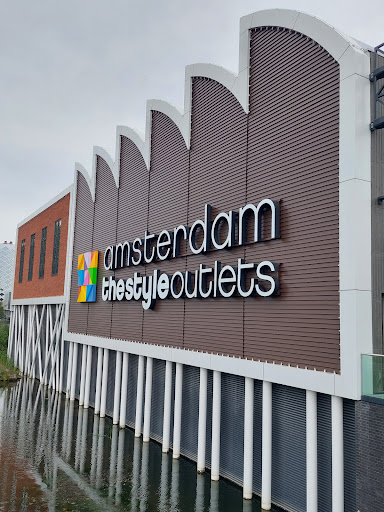 Dutch Homemade Macarons Amsterdam The Style Outlets - Thumbnail