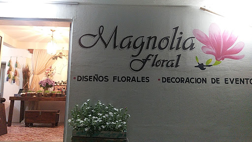 Magnolia Floral Boutique Logo