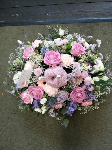 Laurel's Funeral Flowers - Thumbnail