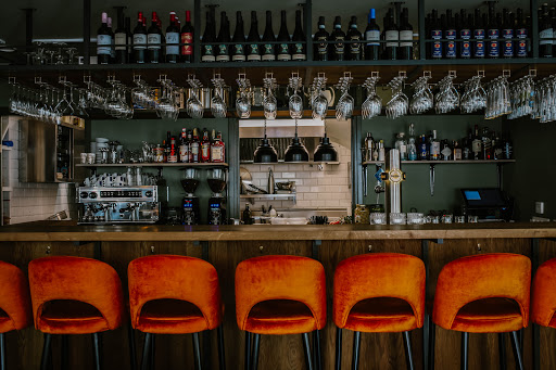 Bar & Bistro River