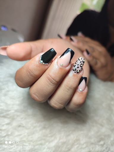 Amada's Nails - Visual