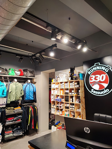 3.30 running store - Visual