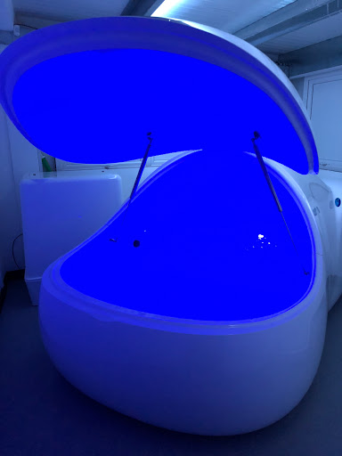 ME FLOAT - Visual