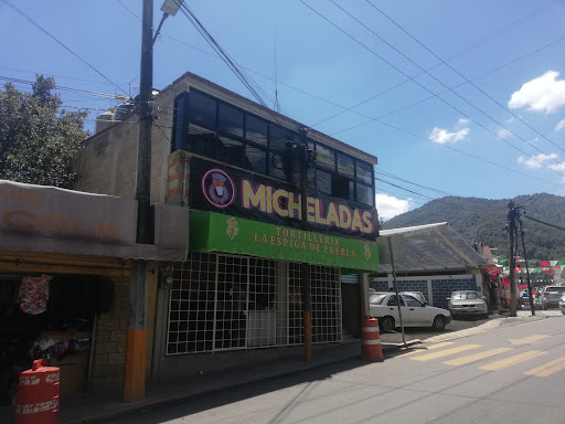 PAPISHY VINATERÍA Y MICHELADAS Logo