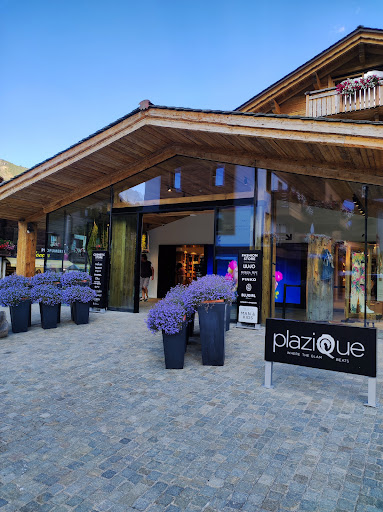 Plazique - Visual