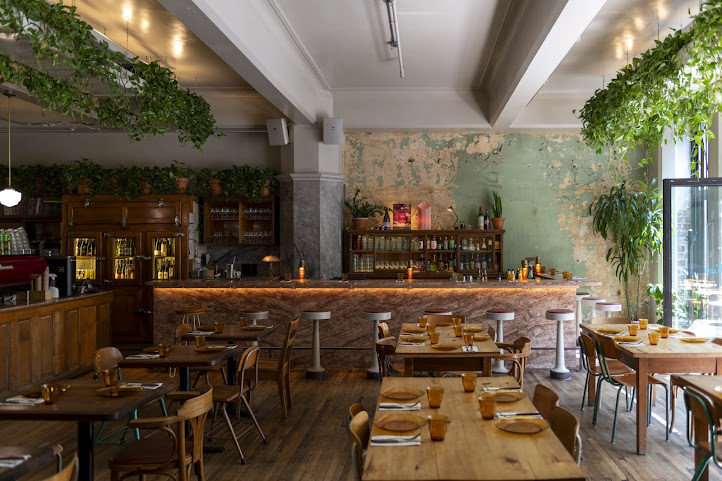 Café Parvis by null