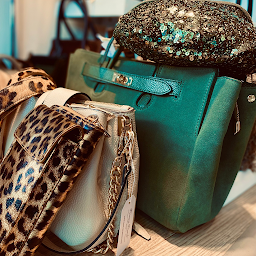 Photo n°29 de Peau d'âne Carpentras MAROQUINERIE / SAC / BAGAGERIE à Carpentras (Magasin de maroquinerie)