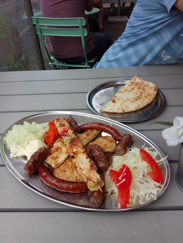 Merak - Traditional Charcoal Barbecue