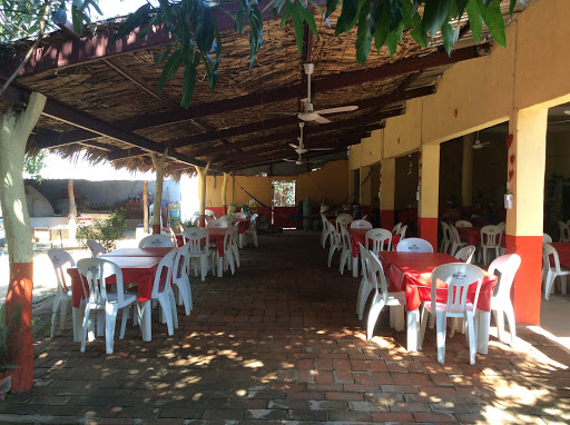 Restaurant Familiar De Mariscos 3 Hermanos