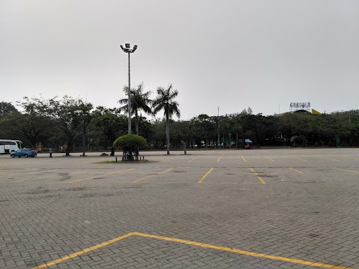 Parkir Bus Area, Author: Alvaro Gavriel