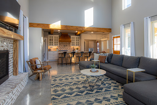 Sleepy Oaks Farmhouse LBJ - Vacation Rental - Thumbnail