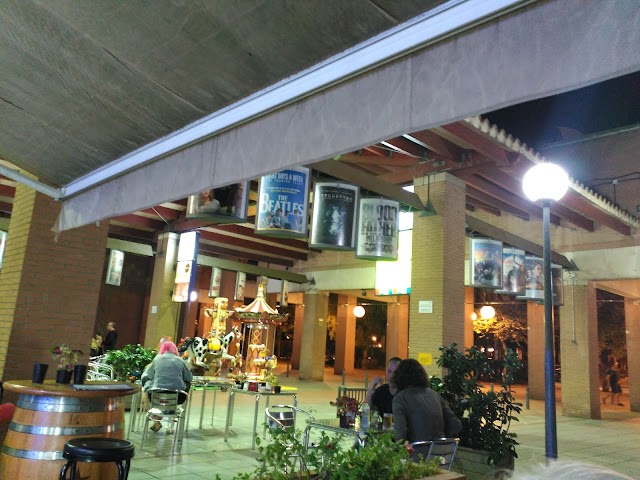 Icária Yelmo Cineplex