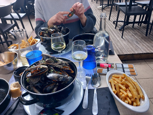 Le Yacht Café - Thumbnail