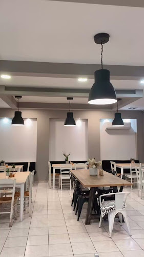 Opinii despre Elias souvlakerie în Σχηματάρι - Εστιατόριο