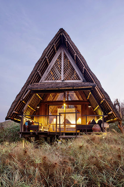 Jeeva Beloam Beach Camp - Barefoot Luxury in a Jurassic Park Sequel