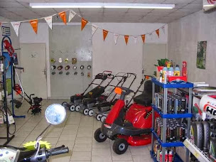 Photo n°3 de Alain Jeanneau Loisirs Motoculture devient 2 RM motoculture79 à Airvault (Magasin de matériel de motoculture)