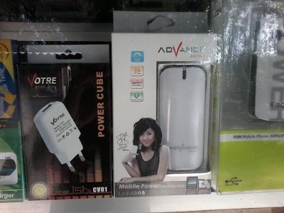 Photos of Viky Tirta Dinda cell