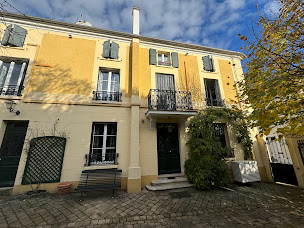 Photo n°15 de LESINSTALLATEURS .FR - Borne de recharge - Pompe à chaleur - Climatisation - Photovoltaïques - Ventilation à Pierrelaye (Usine de panneaux solaires photovoltaïques)