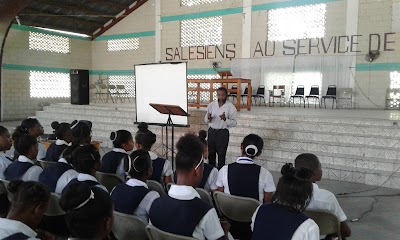 Photos of Fr&egrave;res Sal&eacute;siens de Don Bosco