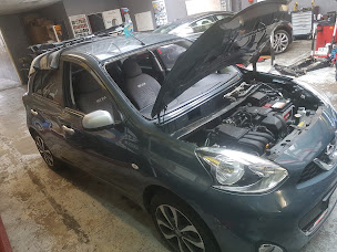 Photo n°16 de Les Ateliers du Grand Paris - Atelier carrosserie & Mécanique toutes marques. à Montrouge (Service de réparation de pare-brise)