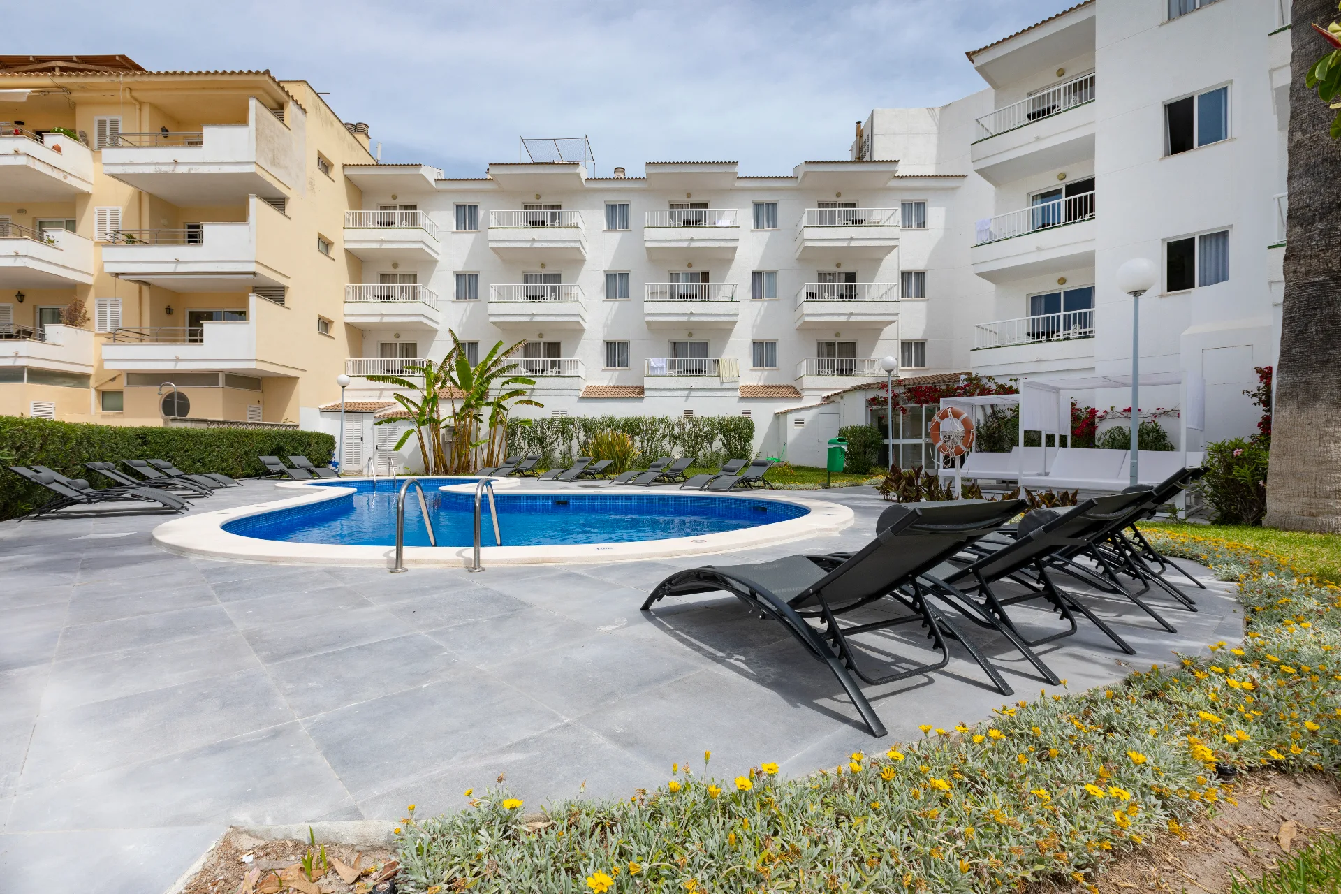 Sand Beach Apartments
