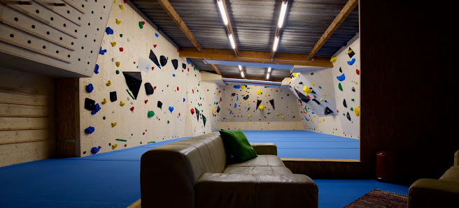 Boulderhalle Alpenverein Leibnitz Bahnhofstraße 19, 8430 Leibnitz, Österreich