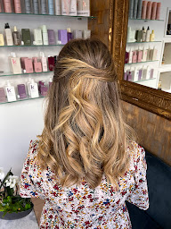 Photo n°21 de Madame, Monsieur MélissaTachoires à Le Vésinet (Salon de coiffure)